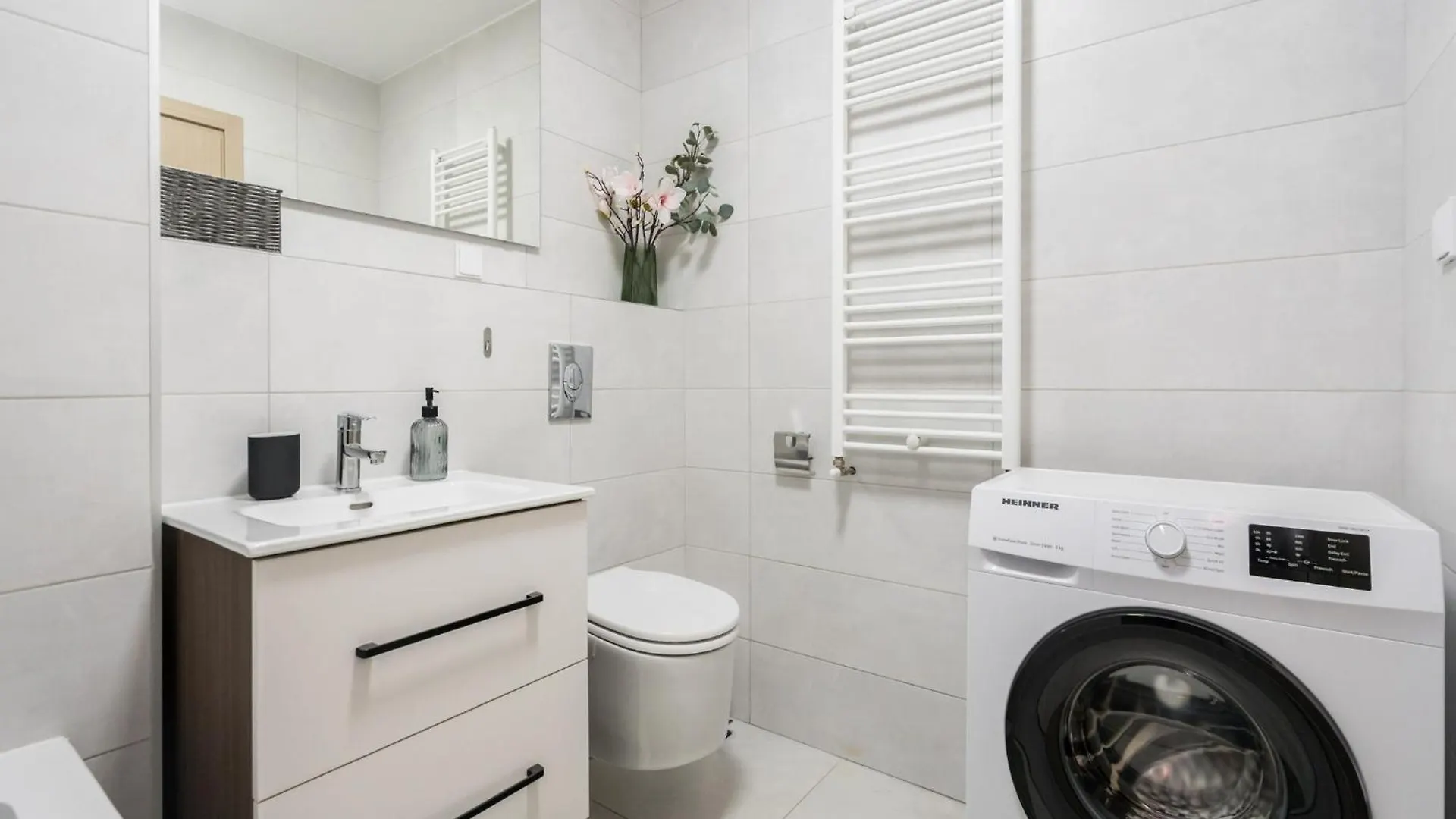 Appartamento The Painter - Timpuri Noi 1Br With Parking Bucarest